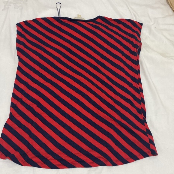 ♥️💙Michael Kors tee red and nevy blue ♥️💙 - Picture 2 of 2